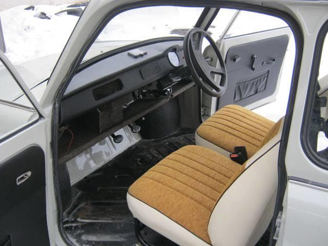 Birleşik krallığa satılan sağdan direksiyonlu Trabant