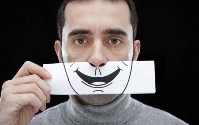 Gülümsemeniz Depresyondan Olabilir: Maskeli Depresyon Hakkında Her Şey