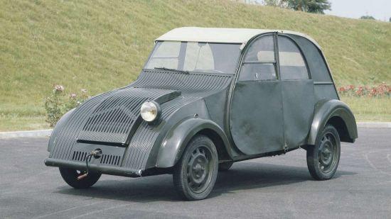 1947de Charles De Gaullee tanıtılan Citroen 2CV prototipi