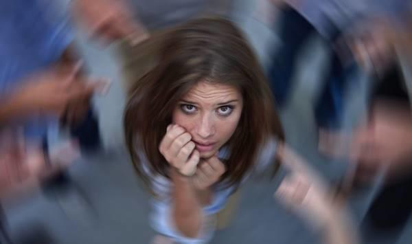 Sosyal Fobi Nedir? Nasıl Başa Çıkılır?