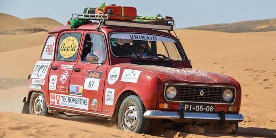 4 çekerli R4 Paris-Dakar rallisinde