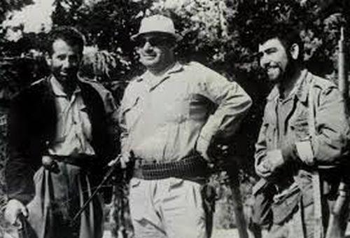 Dr. Küçükten sonra Kıbrıs Türklerinin liderliğini alan Rauf Denktaş TMTli mücahitlerle