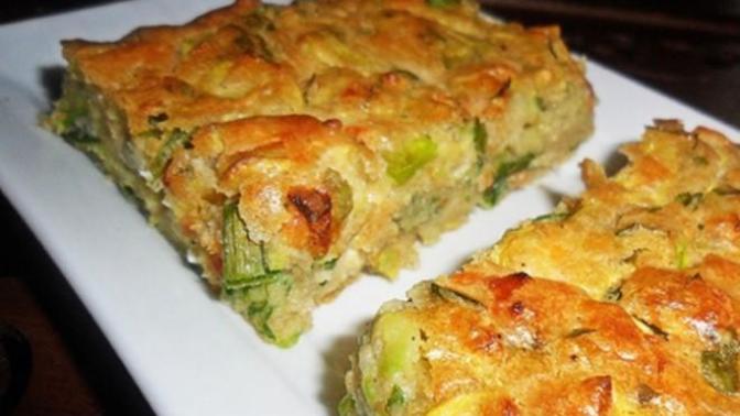 Evde Artan Malzemeler ile Kolayca Yapacağınız Yufkasız Börek Tarifi!