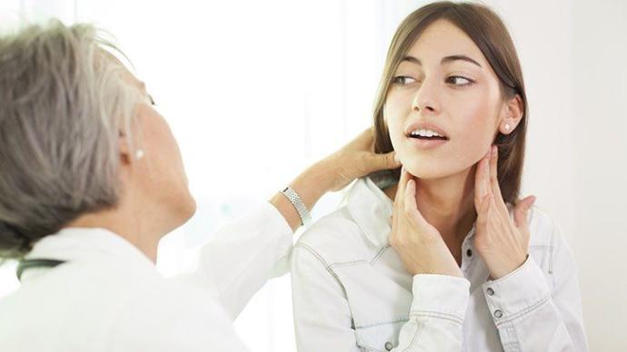 Kendi Küçük, İşlevi Büyük: Tiroid Hormonu Düzensizliğini Gösteren İşaretler!