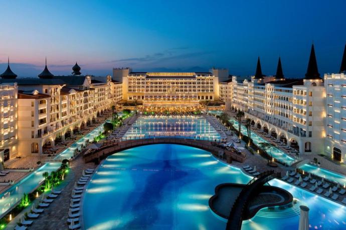 Balayında Hangi Otel Gidilir? En İyi Balayı Otelleri Hangileridir?