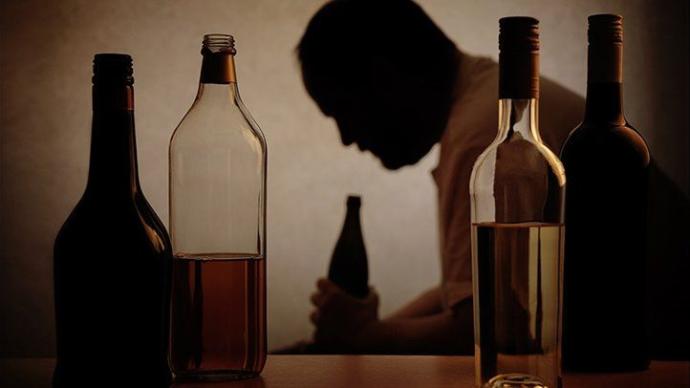 Alkol ve Seks: Harika Bir İkili Mi Yoksa Yatak Odasına Atılan Dinamit Mi?