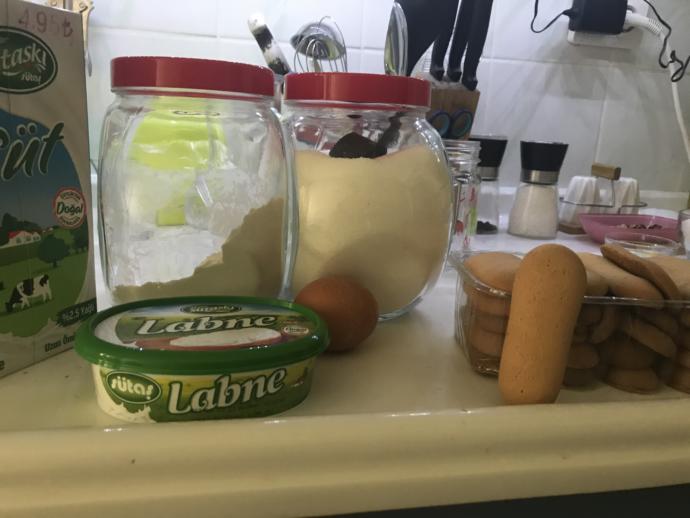 Portakalı Soydum Başucuma Koydum Ben Bir Tarif Uydurdum: Yalancı Tiramisu
