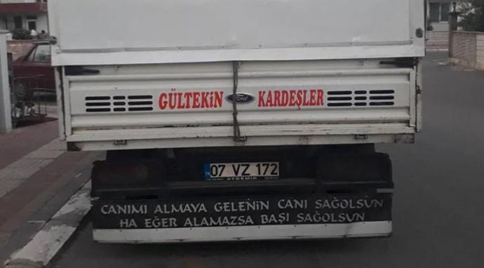 Hukuk Okumadık Ama Her Mevzuya Hakimiz Dünya Şoförler Gününü Kamyon Arkası Yazılarıyla Kutluyoruz!