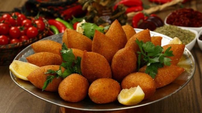 İçli Köfte Nasıl Yapılır? Lezzetli, Kolay İçli Köfte Tarifi