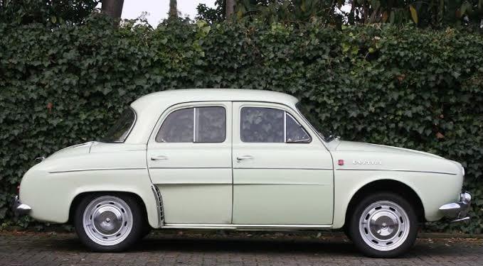 Ekonomik Otomobiller Furyasında Bir Fransız: Renault Dauphine!