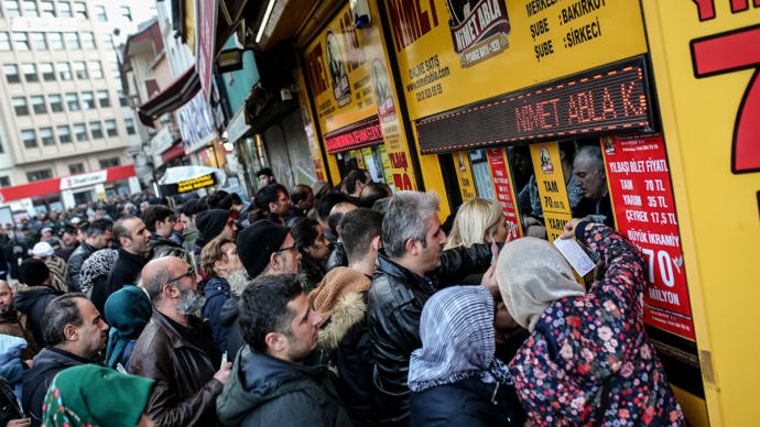 Piyango kuyrukları