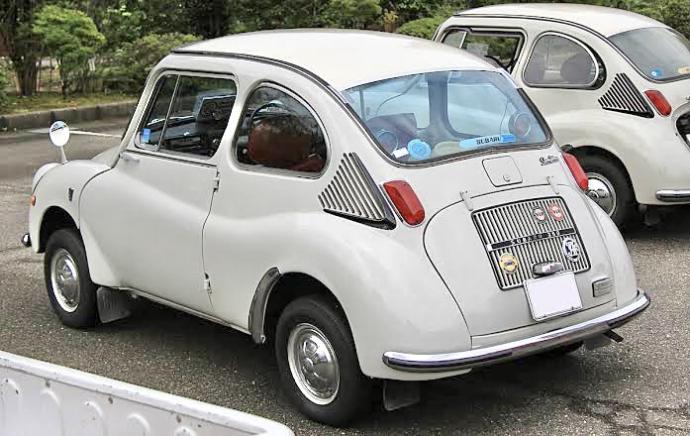 Subaru 360 arkadan görünüşü