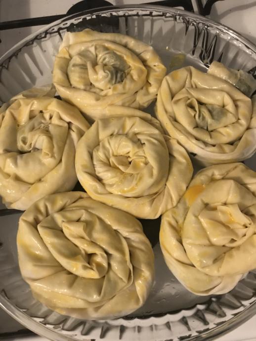 Çayın En Lezzetli Refakatçisi: Ispanaklı Börek Tarifim
