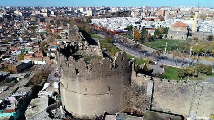 Birlikte Ülkemizi Gezelim, Tanıyalım #3: Yemeklerin Enfes, İnsanların Bonkör Olduğu Şehir Diyarbakır!