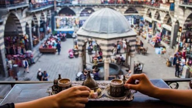 Birlikte Ülkemizi Gezelim, Tanıyalım #3: Yemeklerin Enfes, İnsanların Bonkör Olduğu Şehir Diyarbakır!