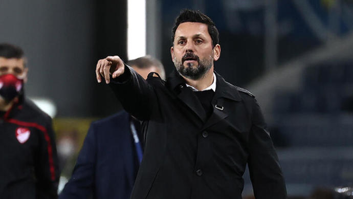 Fenerbahçenin Sorunu Nedir ve Erol Bulut Gitmeli mi?