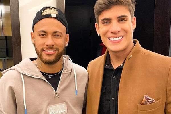 Neymar Annesinin Genç Sevgilisini Dövdü!