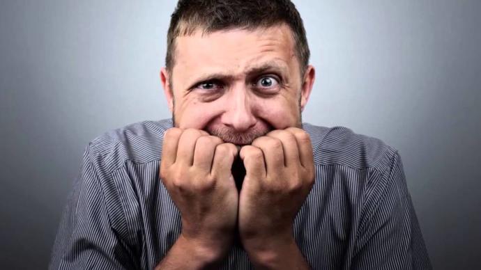 Bunlar Gerçekten Sıyırmış! Paranoid Kişilik Bozukluğu Olan İnsanları Tanıyalım