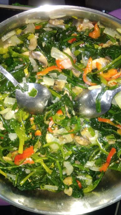 Lezzetleri Çarpıştırdım: Mantarlı Ispanak Yaptım!