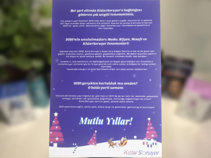 KizlarSoruyorun Gönderdiği Yeni Yıl Hediyelerimi Aynalı Podyumda Sizlere Sergiliyorum