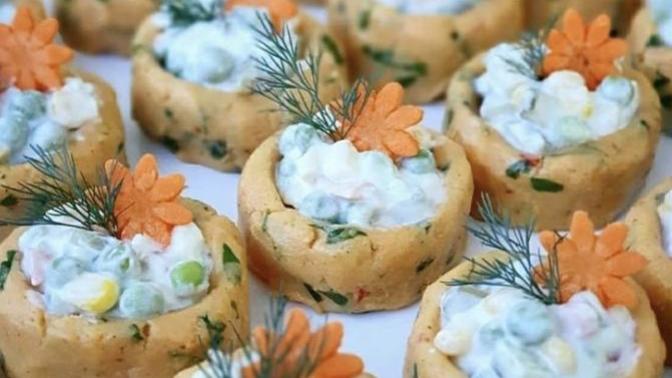 Patates Çanağında Garnitürlü Salata Tarifim 💛