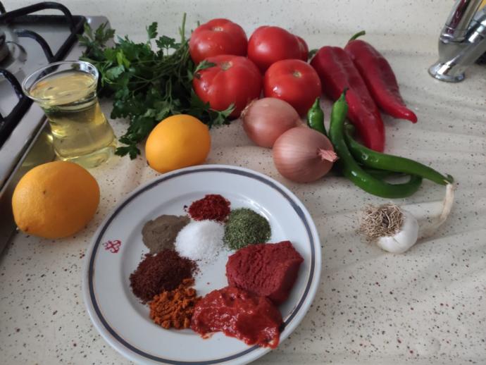 Kebapçıların Sır Gibi Sakladığı Acılı Ezme Tarifim