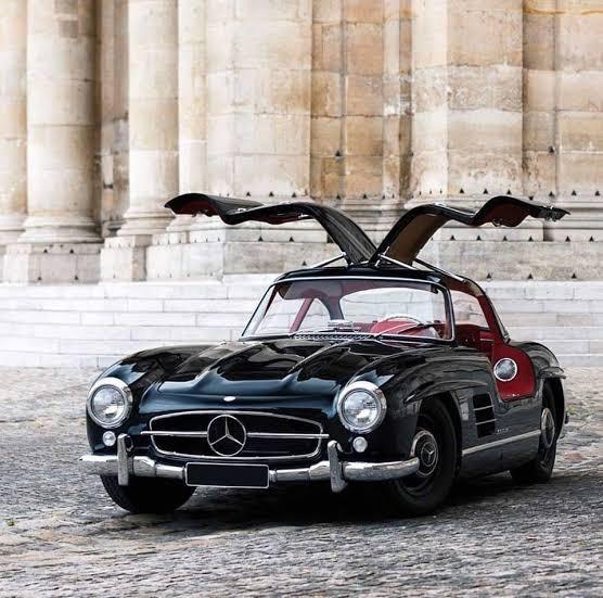 O Sadece Bir Araba Değil, Sanat Eseri: Mercedes Benz 300 SL!