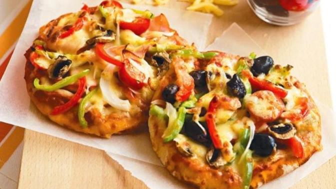 Kahvaltılarınıza Renk Katacak Pratik Pizza!
