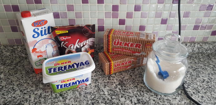 Çocukluğumuzdan Kalma, Nostaljik Ve Pratik Bir Tatlı: Mozaik Pasta Tarifi!