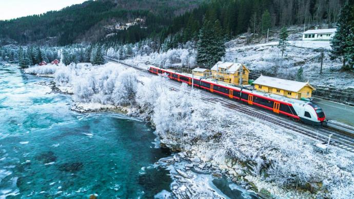 Onunla Seyahat Bambaşka: Tüm Dünyadan En Güzel Tren Yolculuğu Rotaları