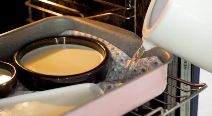 Bu Tatlıya Fransız Kalmayın! Fransa’nın Meşhur Creme Brulee Tatlısı Tarifi!
