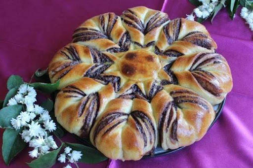 Çikolatalı Çiçek Ekmek
