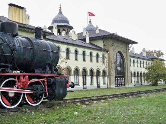 Karaağaç bölgesinde artık kullanılmayan Edirne Tren Garı