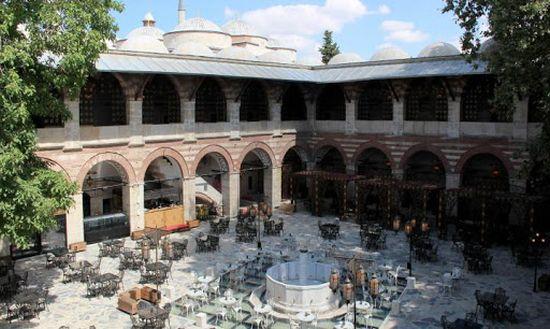 Kervansarayın içi