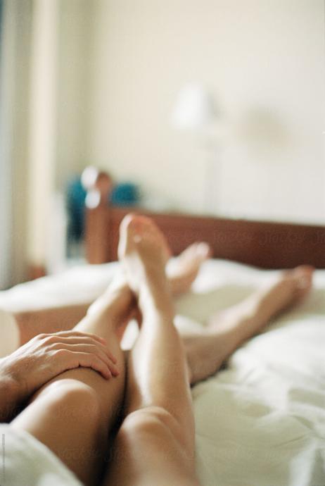 Med Cezir Sizi Hazza Taşısın: Bir Taşla İki Orgazm İçin Thigh Tide Pozisyonu