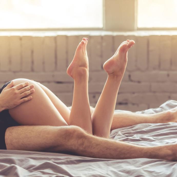 Med Cezir Sizi Hazza Taşısın: Bir Taşla İki Orgazm İçin Thigh Tide Pozisyonu