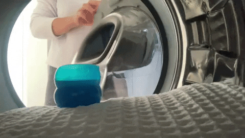 Sadece bir kapak sıvı deterjanla bir makine çamaşır yıkanabilirmiş!