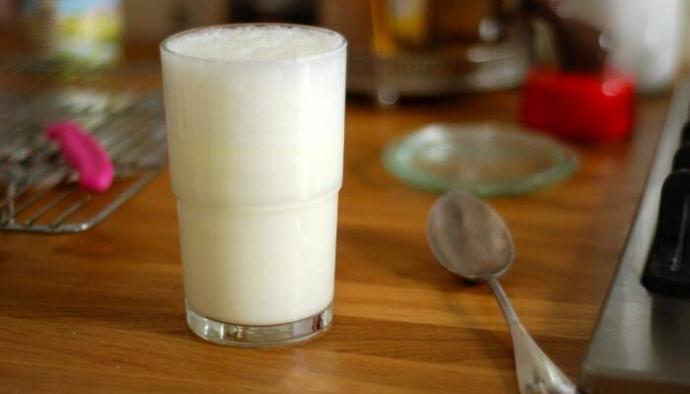 Evde Mükemmel Ayran İçmek Sizinde Hakkınız: Ayran Yapımını Anlatıyorum!