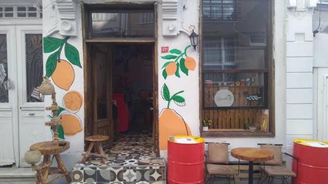 Twitter'da Sabah Sabah Gündem Makarasına Yenik Düşen Bir Olay: Vegan Kasabı! 1 Kilo Kuşbaşı Havuç Alabilir Miyim?