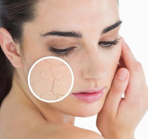 Maskenin Yıprattığı Cildimizi En Doğru Şekilde Koruyalım!