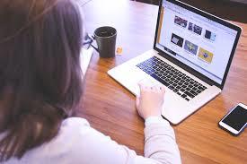 Online Eğitim ve Laptop