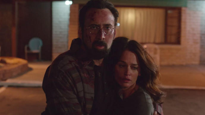 Geçmişi Sırlarla Dolu Bir Moteli Satın Alan Evli Çiftin Yaşadığı Tuhaf Olaylar: Looking Glass