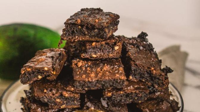 Çikolata Ve Muzu Birbirine Yakıştıranlar Toplanın: Muzlu Browni Yapmanın Püf Noktaları!