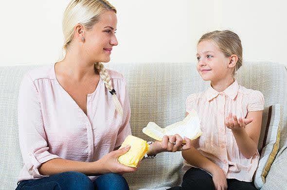 Regl Hastalık Değil, Doğal Bir Döngüdür! İlk Regl Olma Zamanı ve Bilinmesi Gerekenler