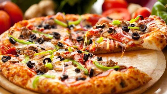 Üşengeçler ve Öğrenciler İçin Şipşak Hazırlanabilen Tencerede Pizza Tarifi!