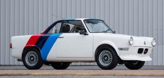Rallilerde kullanılan BMW 700 araçlardan biri