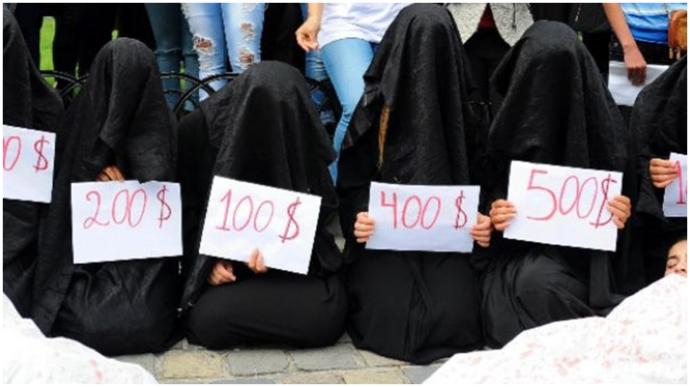 Modern Kölelik, İnsan Haklarına Binlerce Yıl Tecavüz Etmiş Klasik Köleliğe Karşı
