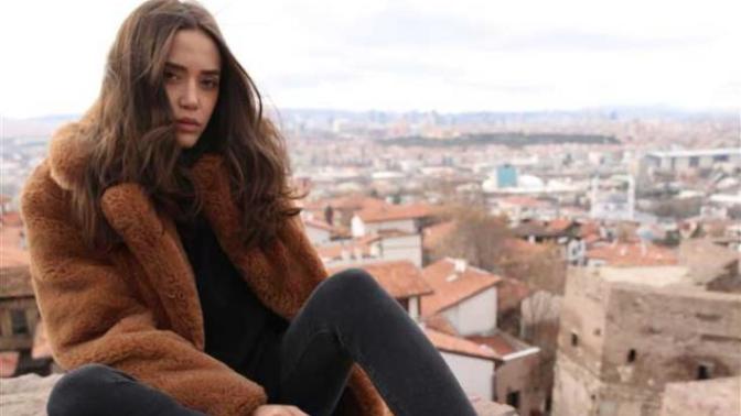 Erkeklerin Kadınlarda Görmekten Nefret Ettiği 10 Moda Trendi!