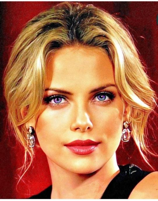 Hollywoodun Estetiksiz 12 Ünlü Güzeli!