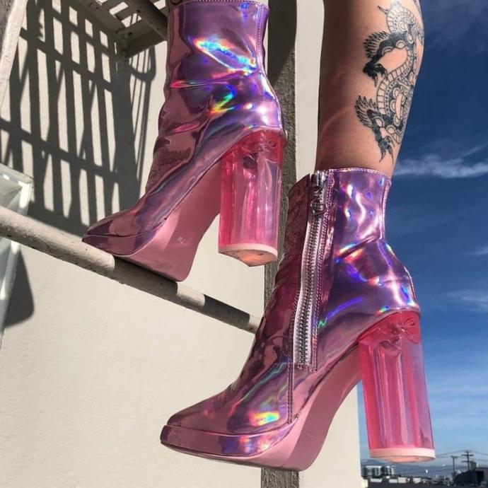 Kadınları Oldukça Seksi Gösteren Çizme Modelleri👠💃